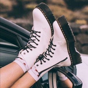 Dr. Martens Haden platform 8-eye boot
